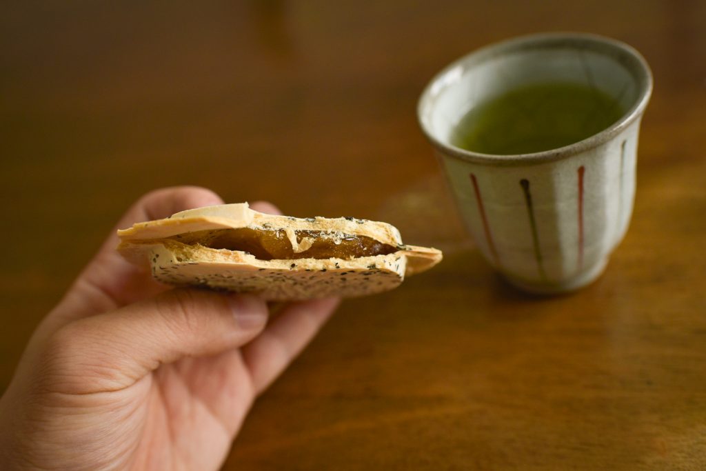 青森 飴煎餅 あめせんべい