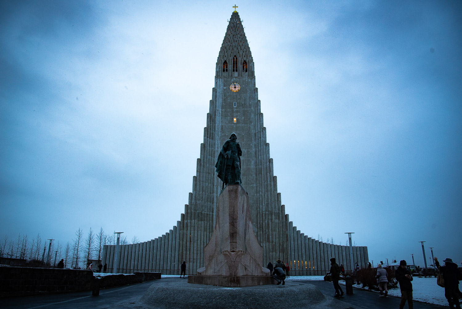 アイスランド旅行 Day3 2 世界最北の首都 最大の教会 ハットルグリムス教会 T Log